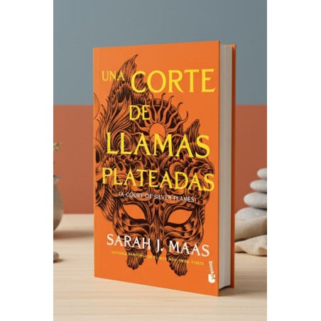 Una corte de llamas plateadas